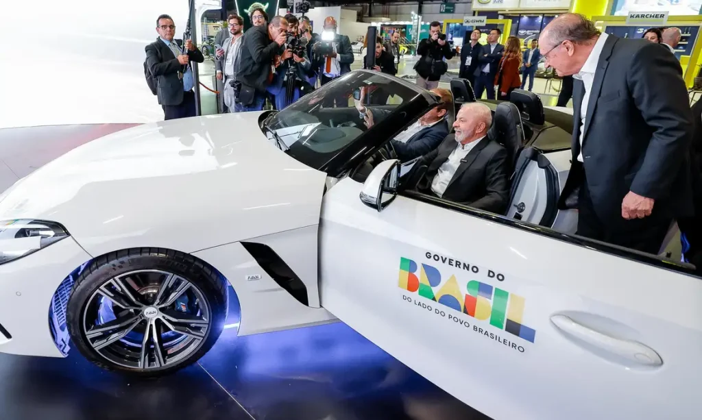 Lula celebra retirada de tarifas pelos EUA e diz que sinaliza respeito.