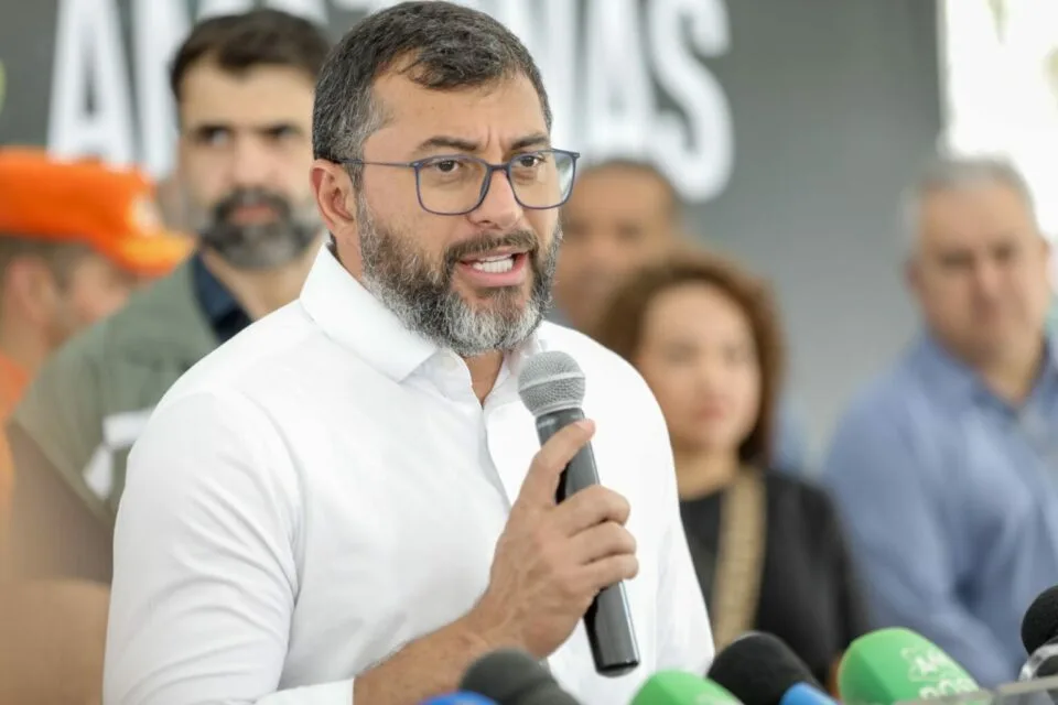 Governo do Amazonas antecipa 13º e folha de dezembro, com impacto de R$ 1,2 bilhão na economia.