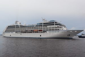 Chegada de cruzeiro abre oficialmente a temporada 2025/2026 no Amazonas.