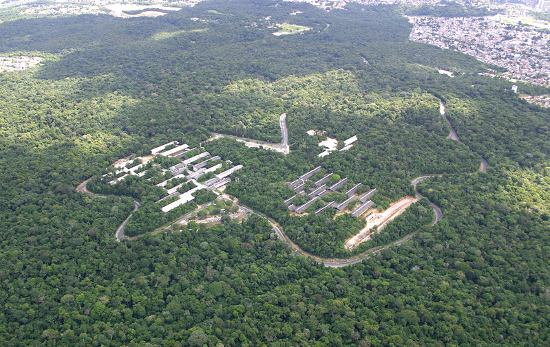 Ufam anuncia novos cursos de tecnologia e oficializa construção de campus em São Gabriel da Cachoeira.