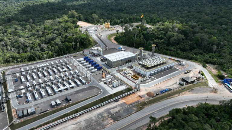 Subestação Azulão é energizada e obra do Complexo 950 avança em Silves (AM).
