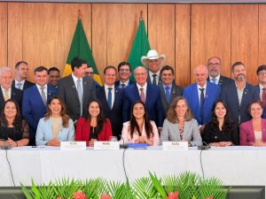 Com presença de Serafim Corrêa, reunião de Alckmin apresenta ferramentas federais que deixam Amazonas em alerta para novo ambiente de exportações.