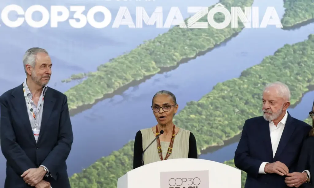 Alemanha anuncia repasse de 1 bilhão de euros para fundo de florestas.