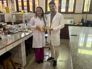 Projeto da Universidade do Estado do Amapá produz bioplástico a partir do amido de milho e da laranja 1 amapá