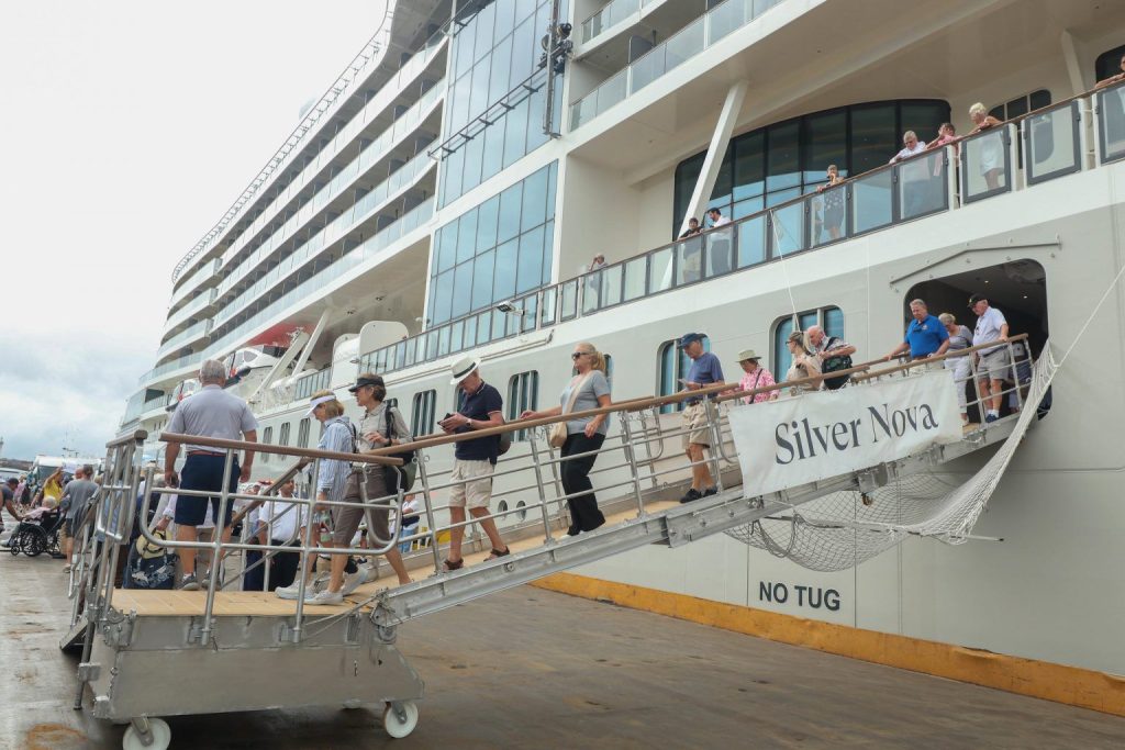 Entre janeiro e outubro, turismo no Amazonas supera 379 mil visitantes e registra alta de 40,55% de estrangeiros