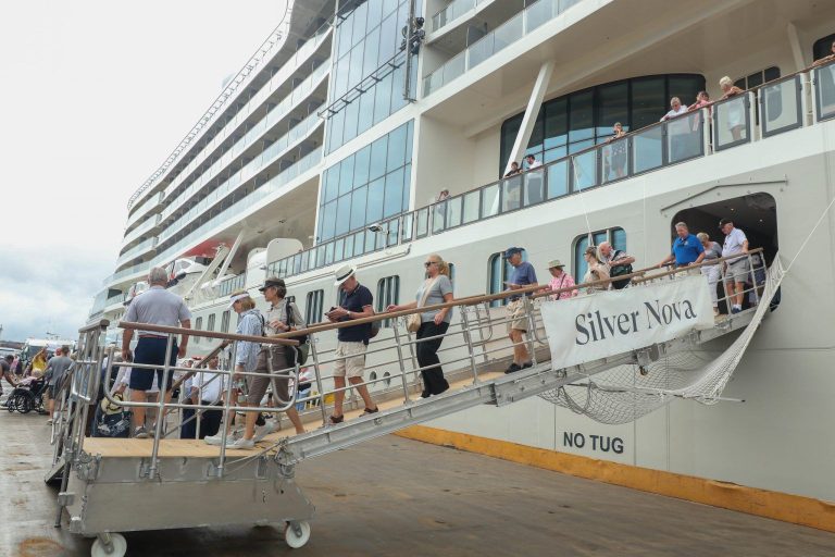 Entre janeiro e outubro, turismo no Amazonas supera 379 mil visitantes e registra alta de 40,55% de estrangeiros