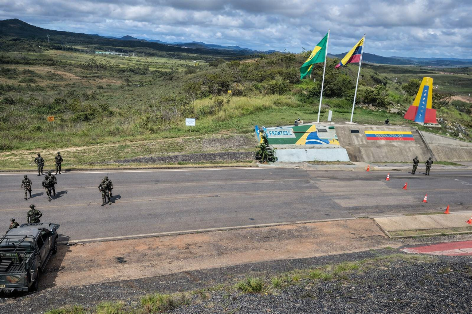 Fronteira do Brasil com a Venezuela está tranquila e aberta, diz Múcio