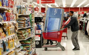 Varejo de Manaus registra avanço de vendas digitais e pagamentos via pix no Natal, mas contratações seguem cautelosas