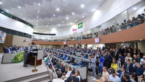 David Almeida admite conversas sobre candidatura ao Governo e confirma candidatura da filha