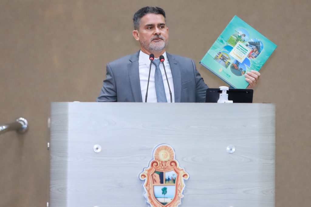 David Almeida admite conversas sobre candidatura ao Governo e confirma candidatura da filha