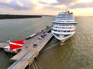 Governador do Para visita navios COP30 1 768x576 1