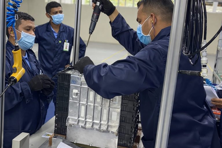 BYD avalia ampliar produção de componentes para veículos elétricos em Manaus