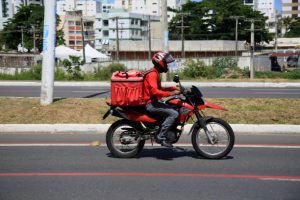 Delivery avança em Manaus, mas preços altos e falta de opções ainda limitam uso, aponta pesquisa