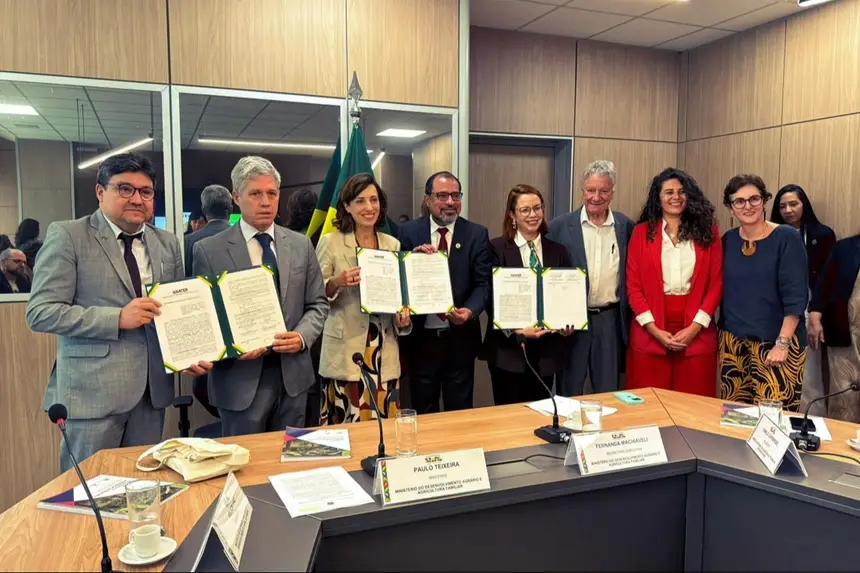 Amapá firma R$ 26 milhões em acordos para assistência rural e combate à praga da mandioca