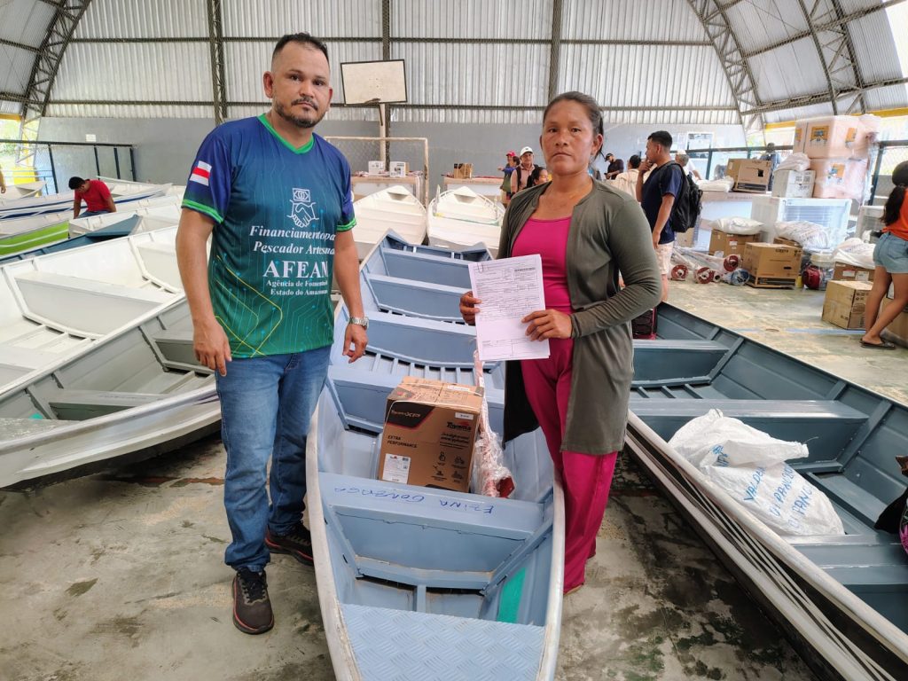 Idam Entrega de R 950 mil em credito rural a pescadores artesanais e indigenas de Santo Antonio do Ica Fotos divulgacao 4 1024x768 1