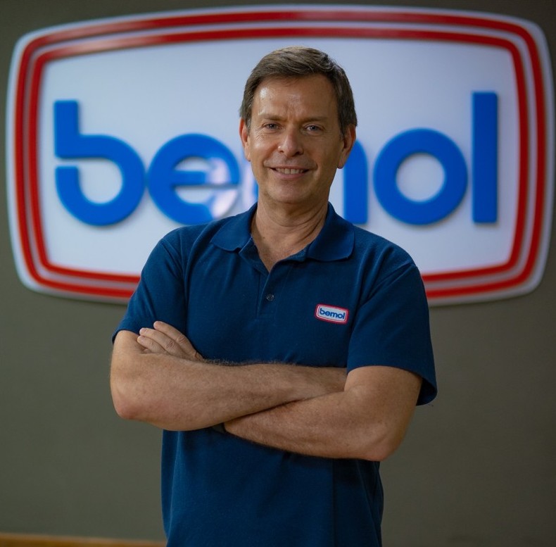 Varejo aposta em alta demanda por modelos de TVs maiores antes da Copa - Entrevista com Marcelo Forma - ACA - Bemol