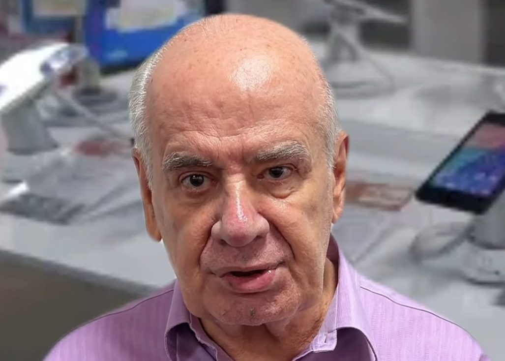 Serafim rebate Flávio Bolsonaro e diz que o Brasil produz smartphones em Manaus