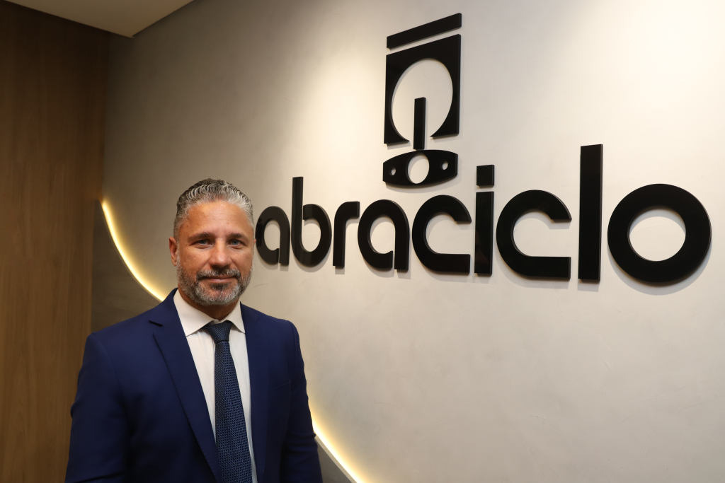 Sergio Oliveira Abraciclo