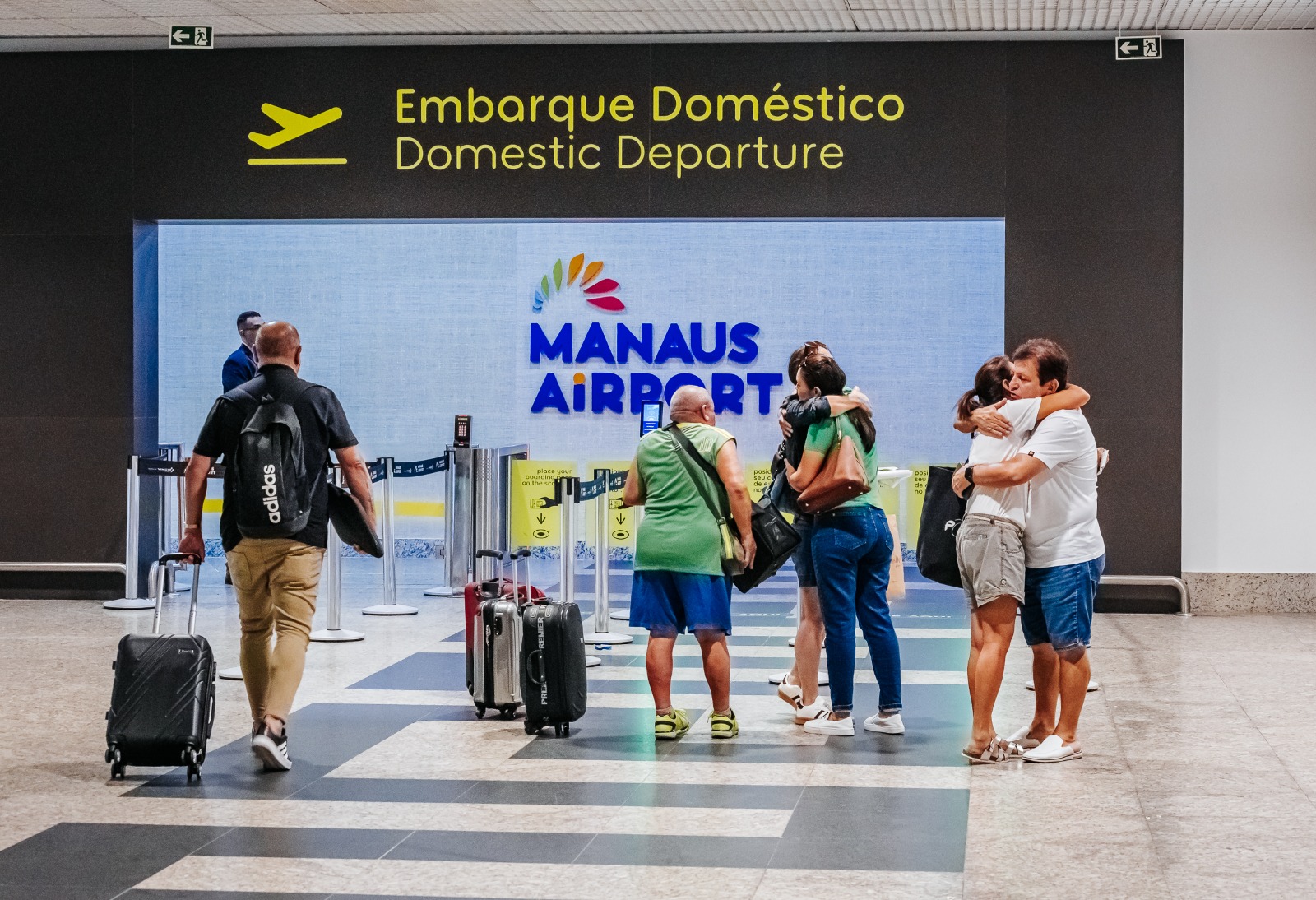Aeroporto de Manaus abre programação ao público e amplia voos