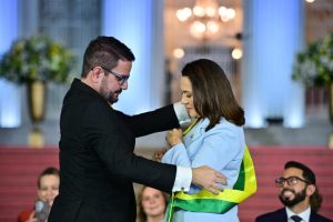 Gladson Camelí transmite governo do Acre para Mailza Assis