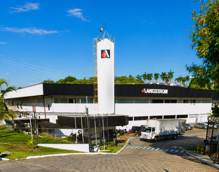 Iluminação automotiva: Stanley Angstrom chega perto de 1 milhão de peças por mês em Manaus