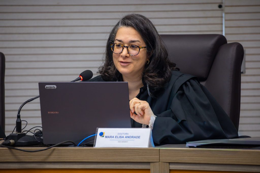 Juiza Mara Elisa