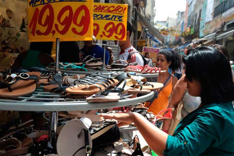 Vendas do comércio varejista do Amazonas tem queda de 3,2% em fevereiro