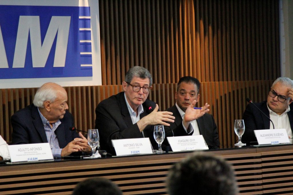Joaquim Levy aponta cenário de estabilidade e crescimento do PIB em palestra na FIEAM 1 Levy