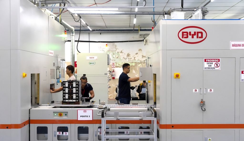 BYD anuncia R$ 500 milhões para baterias e Manaus deve receber investimento 1 fabrica byd e1781538358678