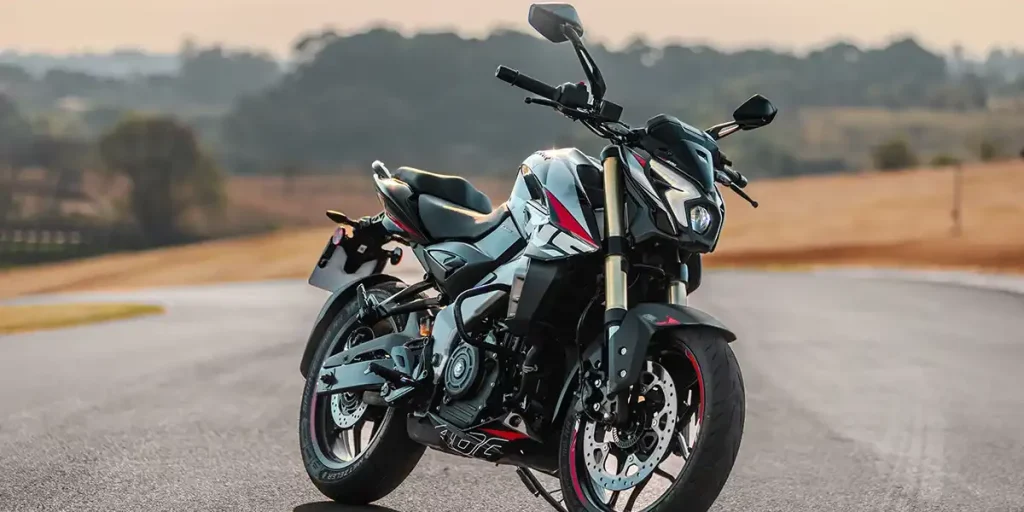 Chinesas e indianas avançam e já respondem por 17% das motos vendidas no Brasil 2 Dominar NS400Z