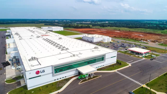 LG inicia produção de geladeiras no Paraná e mira mercado de 5,5 milhões de unidades por ano 1 LG