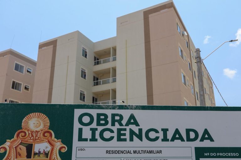 obrigatoriedade placa