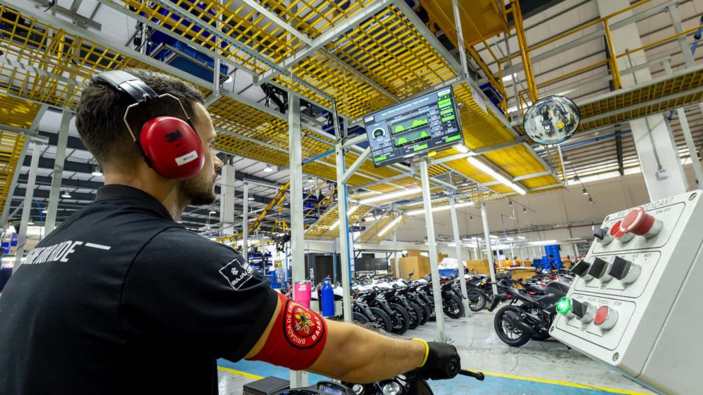 fabrica da bajaj em manaus am em 2025 6